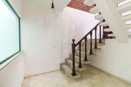 Casa para alugar com 322m², 5 quartos e 8 vagasHall