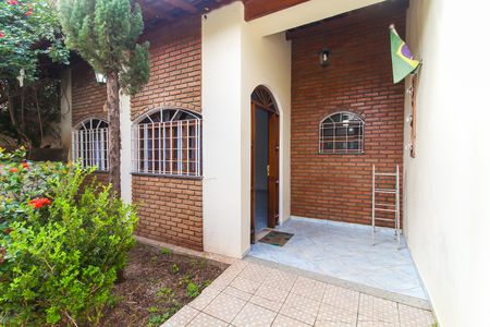 Casa para alugar com 322m², 5 quartos e 8 vagasQuintal