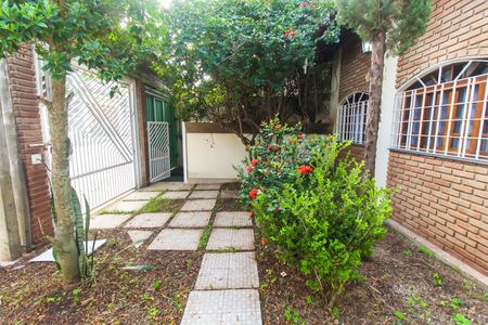 Casa para alugar com 322m², 5 quartos e 8 vagasQuintal