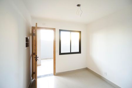 Sala e cozinha de apartamento para alugar com 2 quartos, 39m² em Vila Esperança, São Paulo