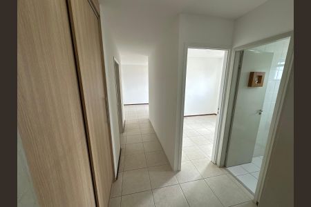 Apartamento à venda com 74m², 3 quartos e 2 vagasCorredor