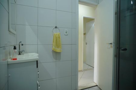 Casa de condomínio para alugar com 250m², 2 quartos e 3 vagasBanheiro