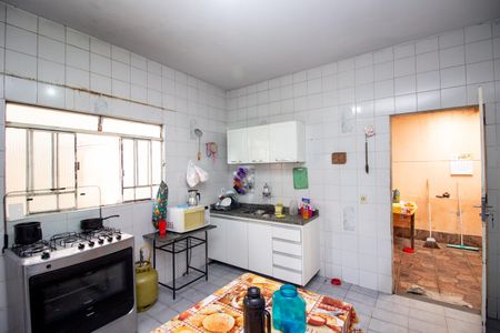 Casa para alugar com 360m², 4 quartos e 6 vagas Casa para alugar com 360m², 4 quartos e 6 vagasCozinha e Área de Serviço