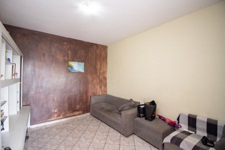 Sala de casa à venda com 4 quartos, 360m² em Industrial, Contagem