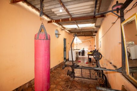 Casa para alugar com 360m², 4 quartos e 6 vagas Casa para alugar com 360m², 4 quartos e 6 vagasCozinha e Área de Serviço