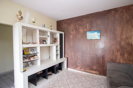 Sala de casa à venda com 4 quartos, 360m² em Industrial, Contagem