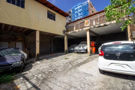 Casa para alugar com 360m², 4 quartos e 6 vagas Casa para alugar com 360m², 4 quartos e 6 vagasGaragem