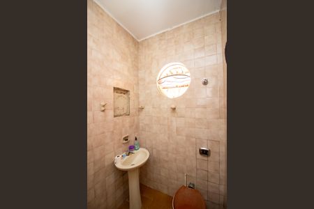 Casa para alugar com 360m², 4 quartos e 6 vagas Casa para alugar com 360m², 4 quartos e 6 vagasBanheiro da Suíte