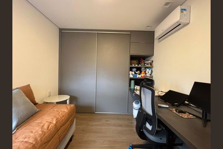 Quarto de apartamento à venda com 2 quartos, 125m² em Alto Barroca, Belo Horizonte