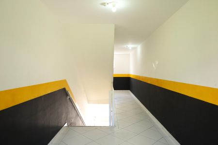 Apartamento para alugar com 42m², 2 quartos e 1 vagaÁrea comum - Saguão do andar