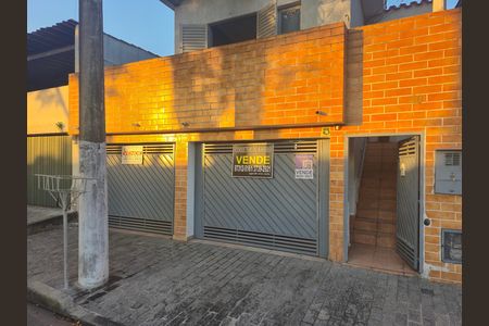 Casa à venda com 136m², 5 quartos e 2 vagasFachada