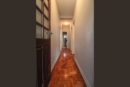 Casa à venda com 136m², 5 quartos e 2 vagasCorredor 