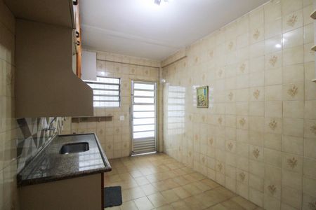 Casa à venda com 136m², 5 quartos e 2 vagasCozinha 