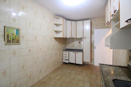 Casa à venda com 136m², 5 quartos e 2 vagasCozinha 