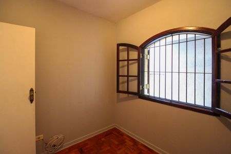Casa à venda com 136m², 5 quartos e 2 vagasQuarto 3