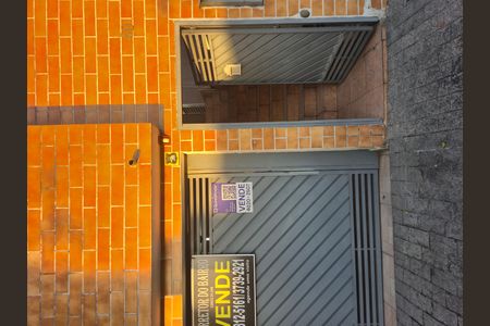 Casa à venda com 136m², 5 quartos e 2 vagasFachada