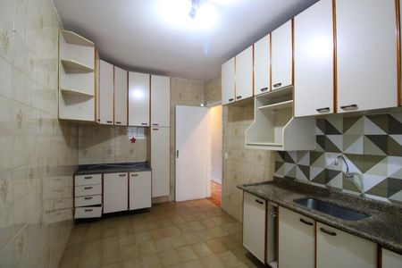 Casa à venda com 136m², 5 quartos e 2 vagasCozinha 