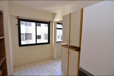 Apartamento para alugar com 107m², 3 quartos e 2 vagasQuarto de Serviço