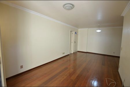 Apartamento para alugar com 107m², 3 quartos e 2 vagasSala