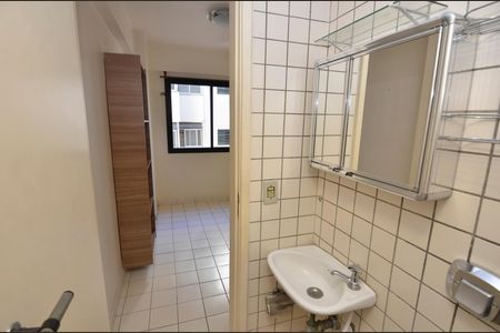 Apartamento para alugar com 107m², 3 quartos e 2 vagasBanheiro de Serviço