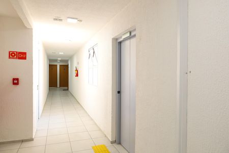 Apartamento à venda com 41m², 2 quartos e sem vagaÁrea comum - Saguão do andar