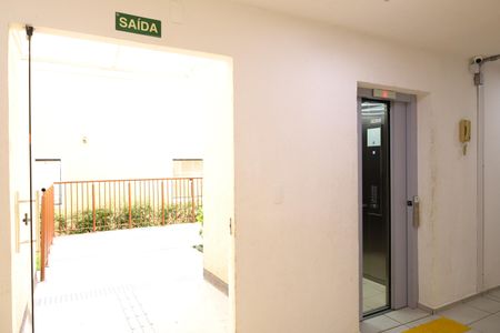 Apartamento à venda com 41m², 2 quartos e sem vagaÁrea comum - Saguão do prédio