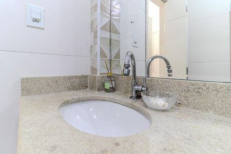 Banheiro de kitnet/studio à venda com 1 quarto, 25m² em Santa Ifigênia, São Paulo