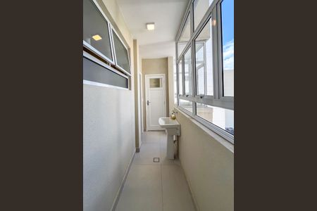 Apartamento à venda com 130m², 3 quartos e sem vagaÁrea de Serviço