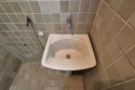 Apartamento para alugar com 70m², 3 quartos e 1 vagaÁrea de Serviço