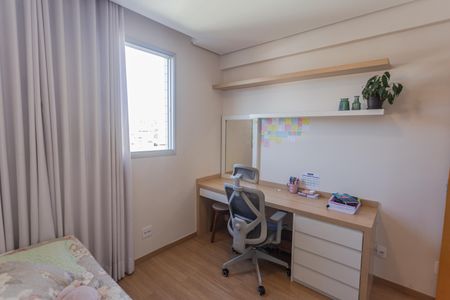 Apartamento à venda com 114m², 4 quartos e 3 vagasQuarto 4