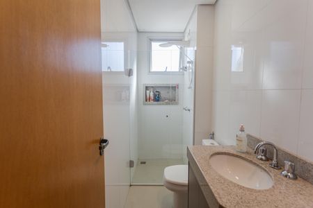 Apartamento à venda com 114m², 4 quartos e 3 vagasBanheiro da Suíte