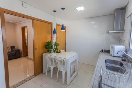 Apartamento à venda com 114m², 4 quartos e 3 vagasCozinha