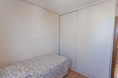 Apartamento à venda com 114m², 4 quartos e 3 vagasQuarto 2