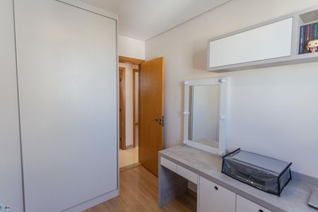 Apartamento à venda com 114m², 4 quartos e 3 vagasQuarto 2