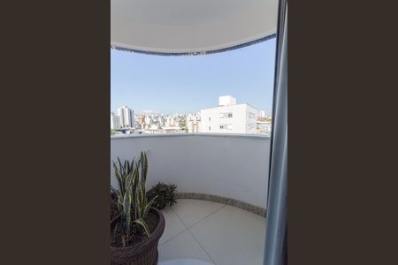 Apartamento à venda com 114m², 4 quartos e 3 vagasVaranda da Suíte