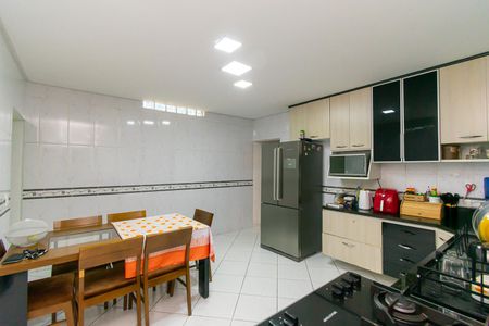 Casa à venda com 350m², 3 quartos e 2 vagasCozinha