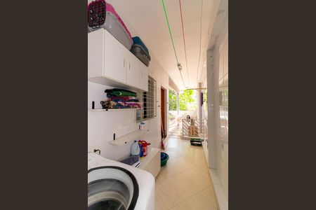 Casa à venda com 350m², 3 quartos e 2 vagasÁrea de Serviço