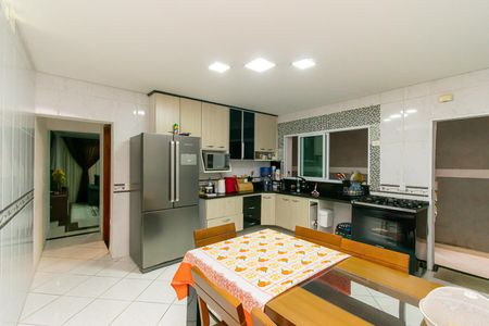 Casa à venda com 350m², 3 quartos e 2 vagasCozinha
