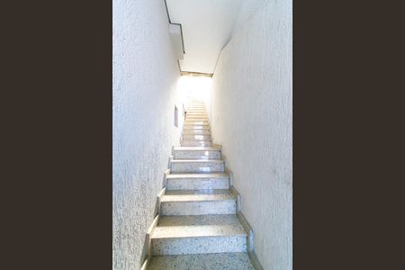 Casa à venda com 350m², 3 quartos e 2 vagasEscada
