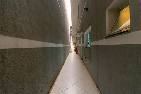 Casa à venda com 350m², 3 quartos e 2 vagasCorredor