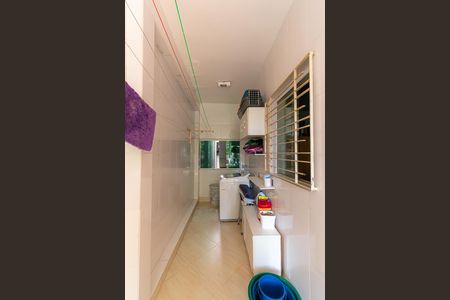 Casa à venda com 350m², 3 quartos e 2 vagasÁrea de Serviço