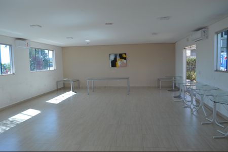 Apartamento para alugar com 52m², 2 quartos e 1 vagaÁrea comum - Salão de festas