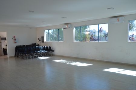 Apartamento para alugar com 52m², 2 quartos e 1 vagaÁrea comum - Salão de festas