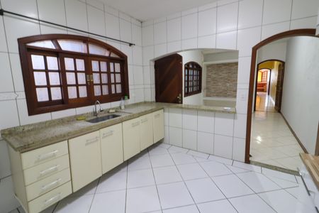 Casa à venda com 311m², 5 quartos e 2 vagasCozinha