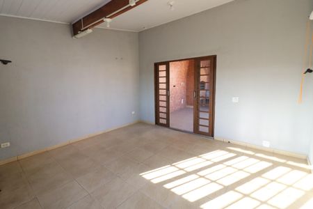 Casa à venda com 311m², 5 quartos e 2 vagasQuintal