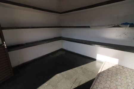 Casa à venda com 311m², 5 quartos e 2 vagasQuarto de Serviço