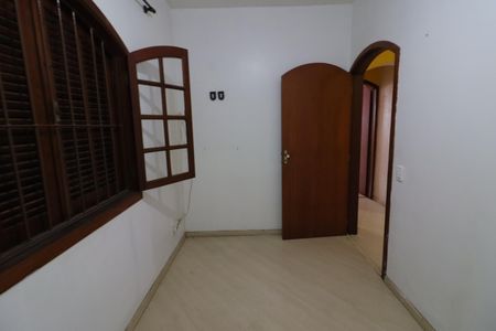 Casa à venda com 311m², 5 quartos e 2 vagasQuarto 3