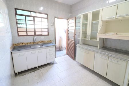 Casa à venda com 311m², 5 quartos e 2 vagasCozinha 2