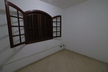 Casa à venda com 311m², 5 quartos e 2 vagasQuarto 2