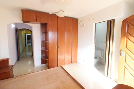 Casa à venda com 311m², 5 quartos e 2 vagasSuíte 1
